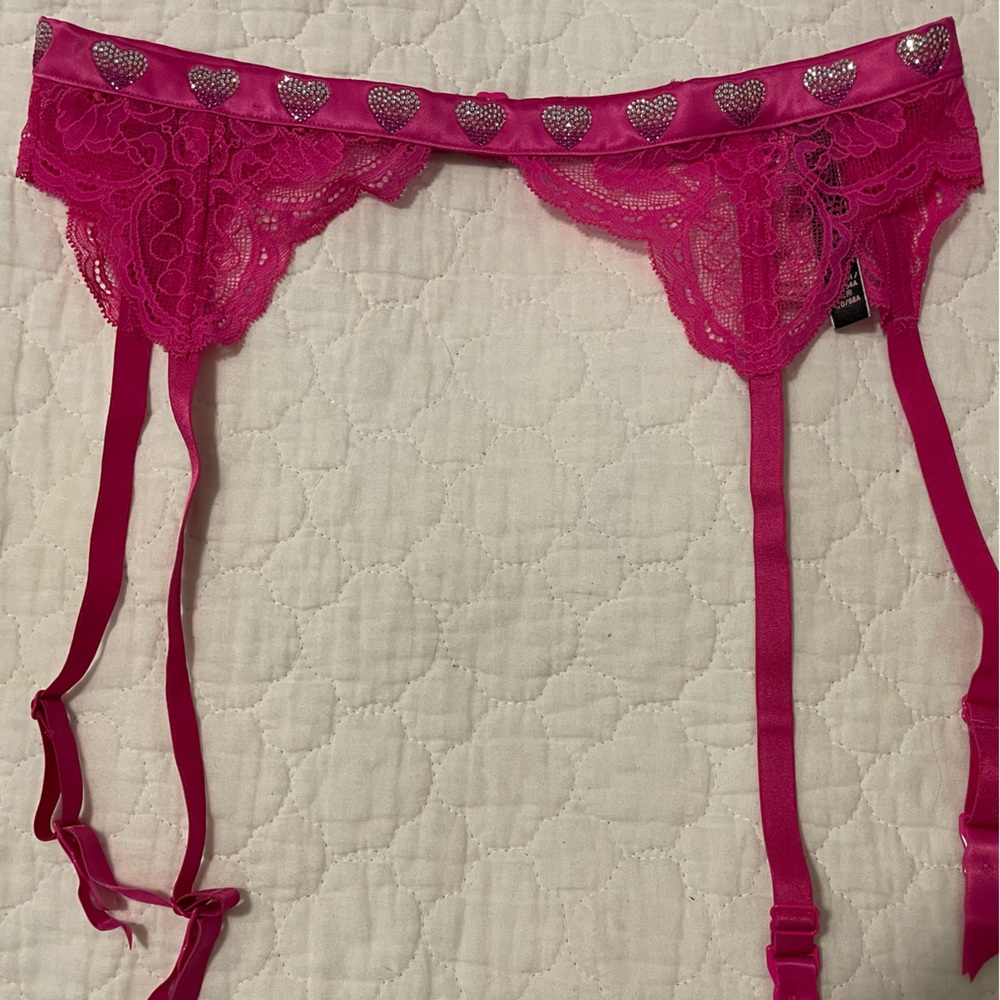 Victoria Secret Lingerie Hot Pink Rhinestone Heart Lace Garter Belt Size XS/S